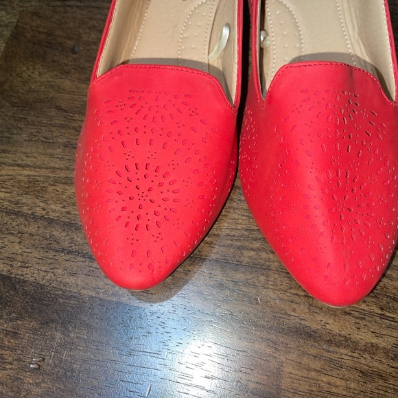 IYNX Pointed toe Flats size 9 Red/Orange Blood Orange, like new used - Picture 4 of 6